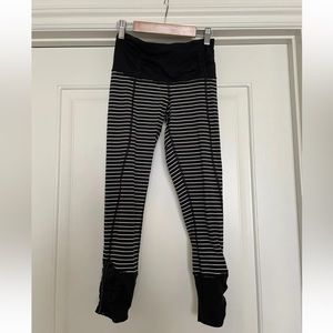 lululemon womens black and white striped leggings size 2